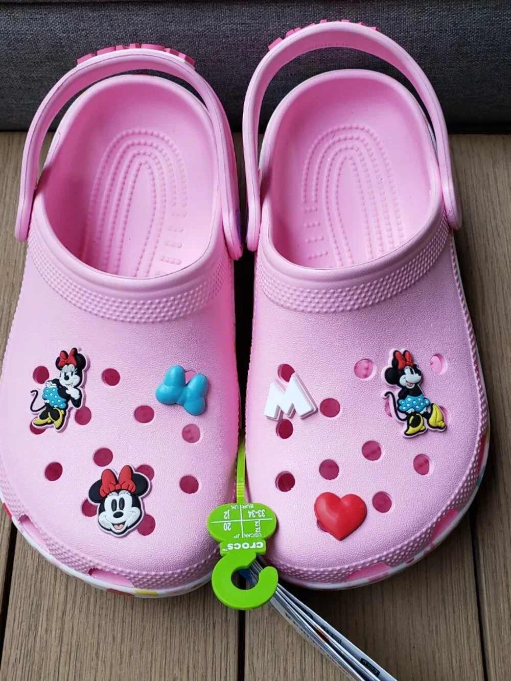 BNWT Disney Minnie Mouse Classic Clog (J2) CROCS think pink - Picture 2 of 7